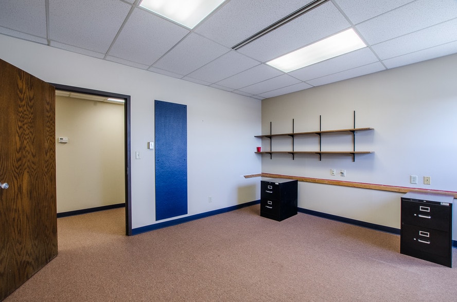 More Photos Of 35 N Park St, Mansfield Office For Sale