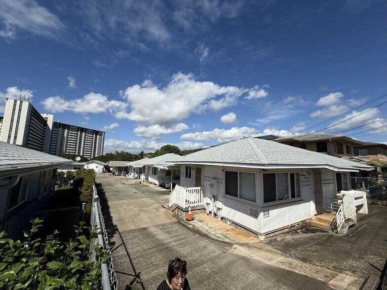 More Photos Of 1424 Gulick Ave, Honolulu Multifamily For Sale
