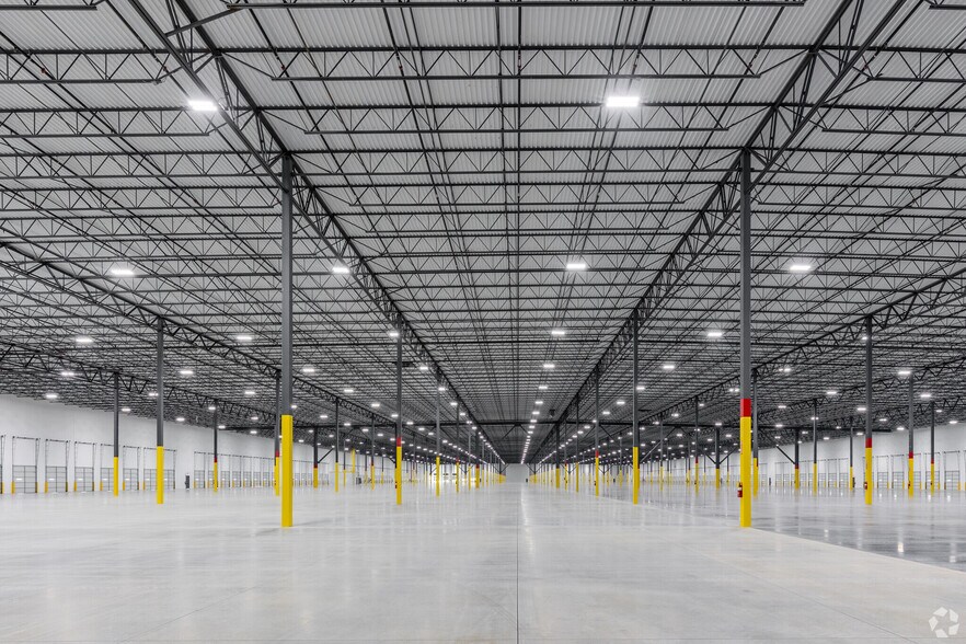 More Photos Of 10835 Hazelbrand Rd, Covington Distribution For Lease