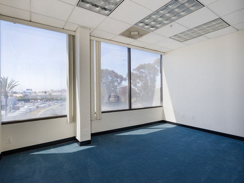 More Photos Of 5155 W Rosecrans Ave, Hawthorne Loft Creative Space For Sale