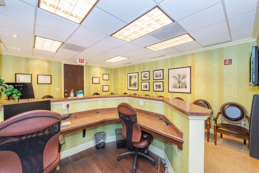 More Photos Of 2 Highway 27, Edison Medical For Sale
