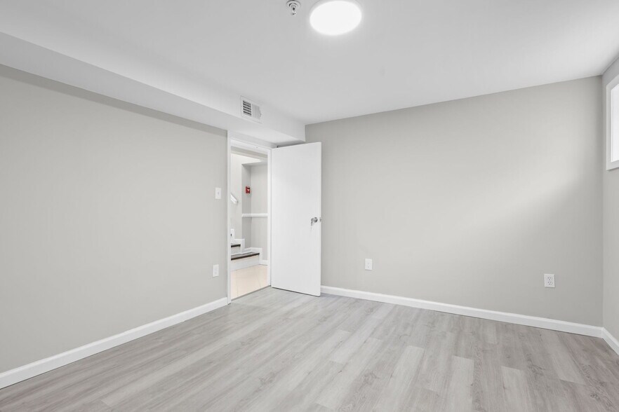 More Photos Of 9725 Lookout Pl, Gaithersburg Healthcare For Sale