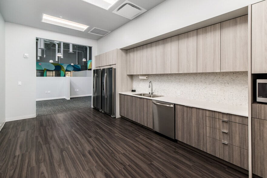 More Photos Of 10 Bunsen, Irvine Loft Creative Space For Lease