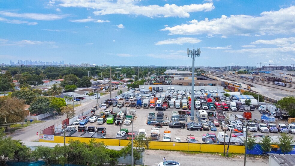 More Photos Of 3600 NW 95th St, Miami Auto Dealership For Lease