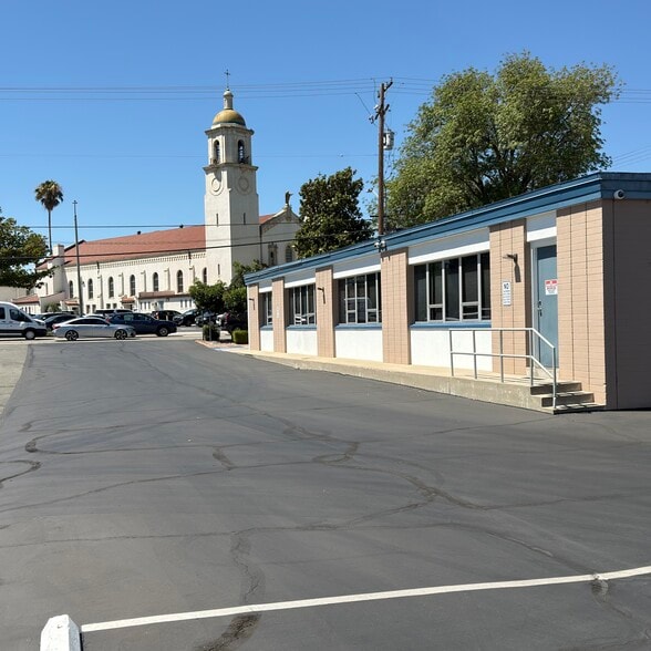 More Photos Of 3689 Arlington Ave, Riverside Freestanding For Lease
