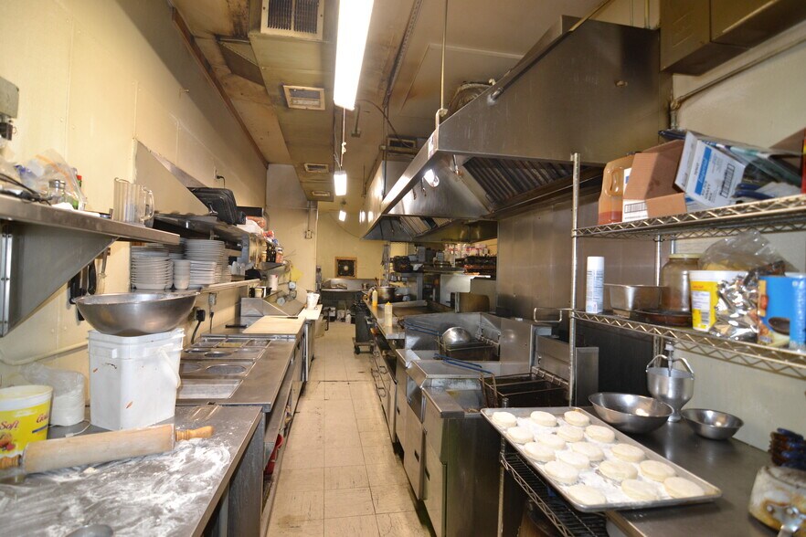 More Photos Of 121 NE 3rd St, Prineville Restaurant For Sale