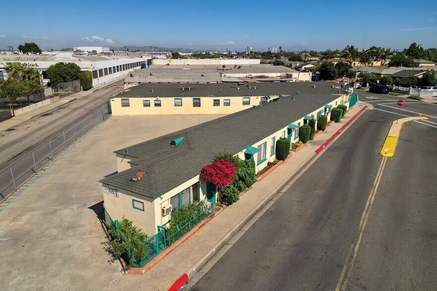 More Photos Of 4001 E 52nd St, Maywood Apartments For Sale