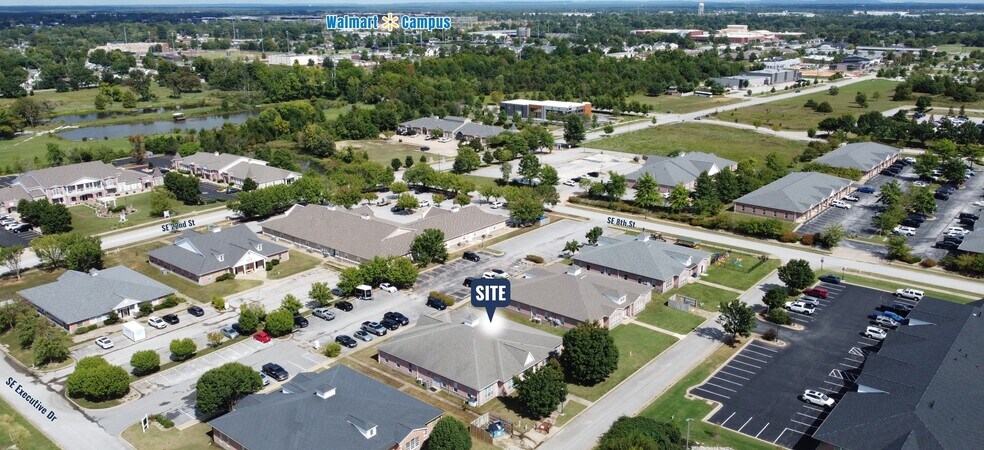 More Photos Of 102 Executive Dr, Bentonville Office For Lease