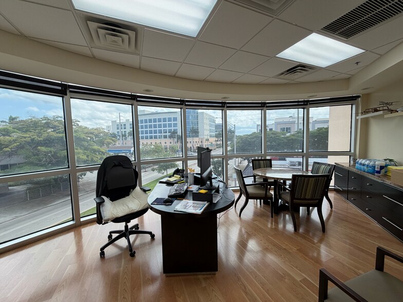 More Photos Of 6141 Sunset Dr, South Miami Medical For Sale