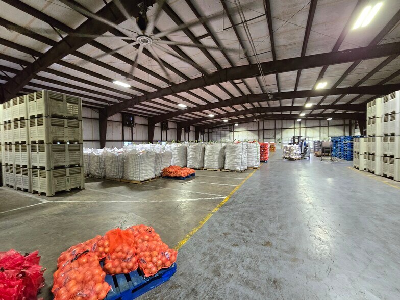 More Photos Of 11 Gurda Ln, Goshen Warehouse For Lease