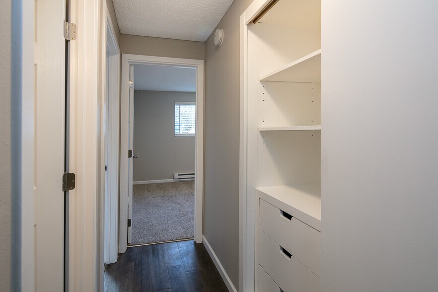 More Photos Of 921 12th Ave SE, Puyallup Apartments For Sale