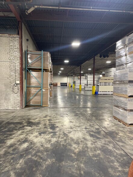 More Photos Of 60 Torlake Cres, Toronto Manufacturing For Sale