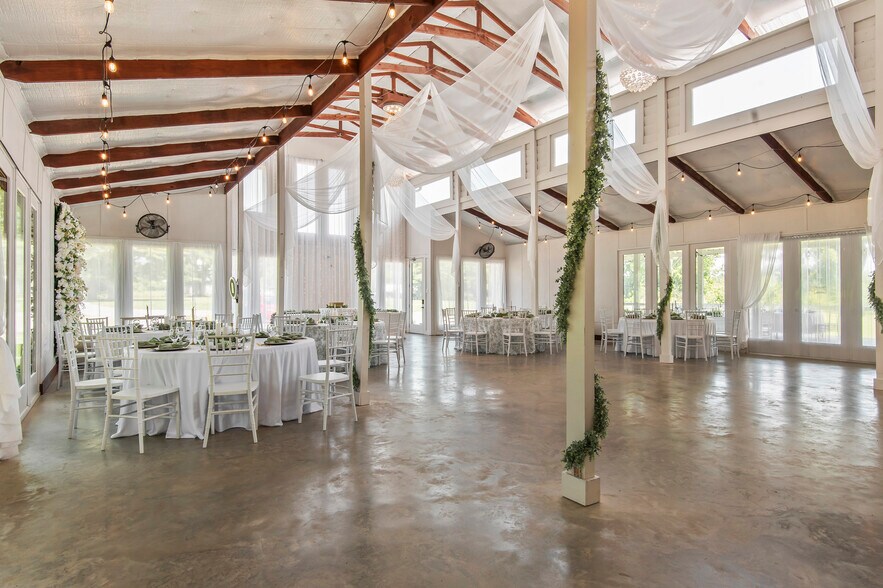 More Photos Of 74 Gore Rd, Boaz Restaurant For Sale