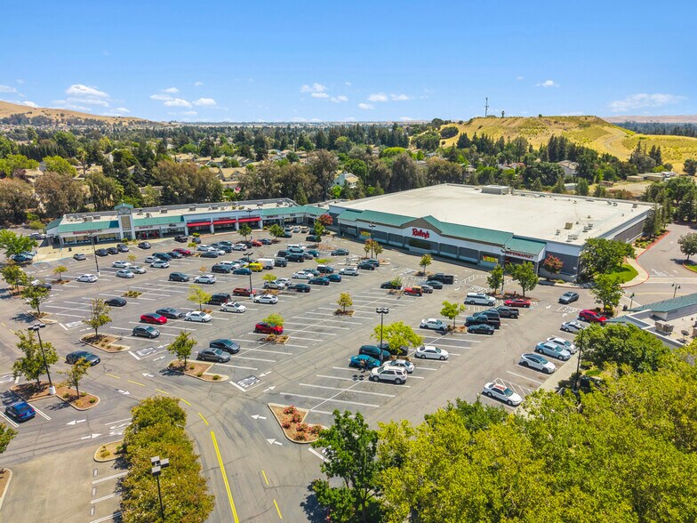 More Photos Of 3330-3336 N Texas St, Fairfield Unknown For Lease