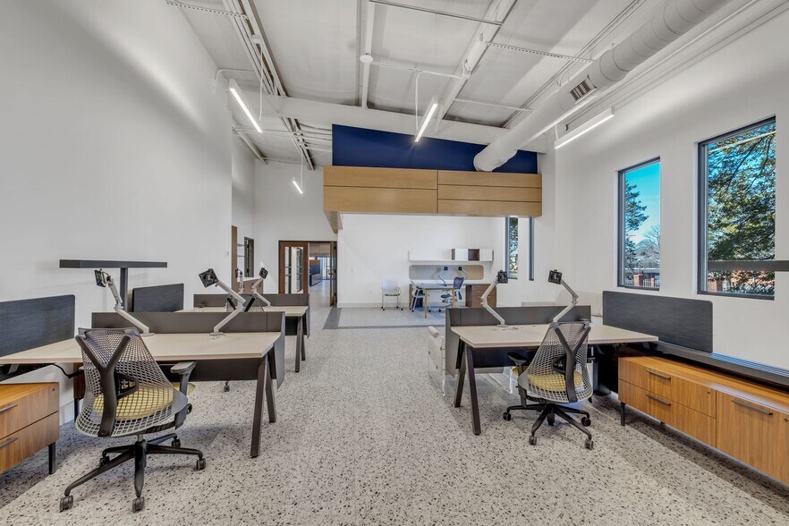 More Photos Of 2200 8th Ave S, Nashville Showroom For Sale