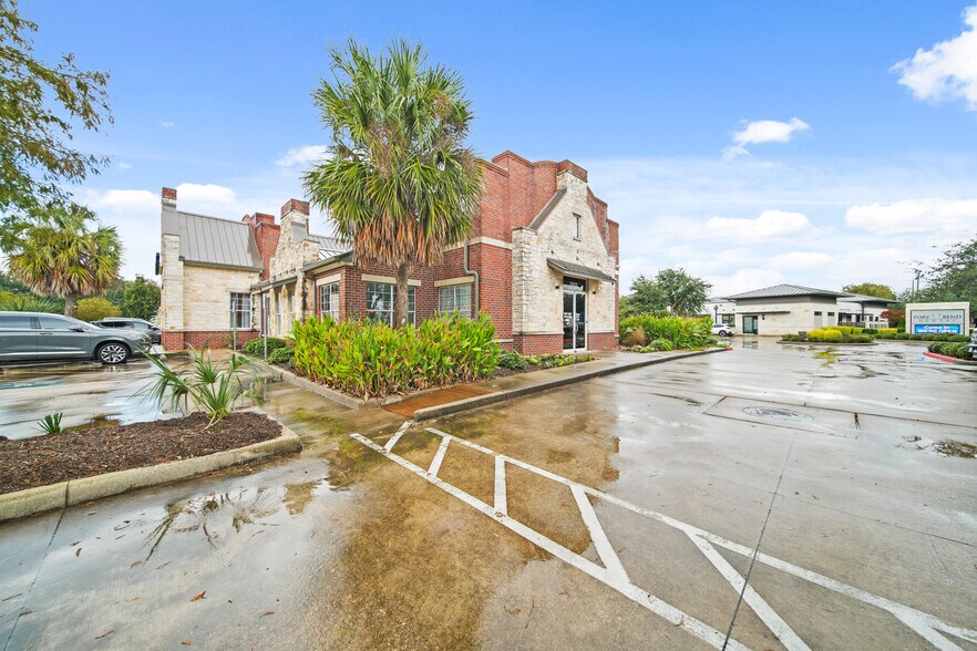 More Photos Of 3550-3552 FM 1092 Rd, Missouri City Office Residential For Lease