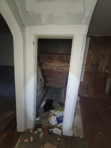 More Photos Of 1823 W 8th St, Muncie Multifamily For Sale