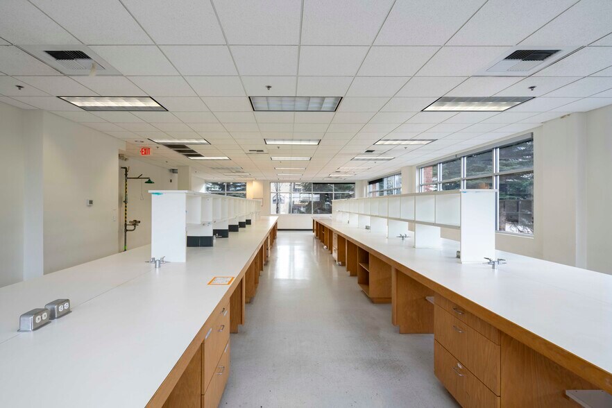 More Photos Of 101 Lewis St, Ketchum Office For Sale