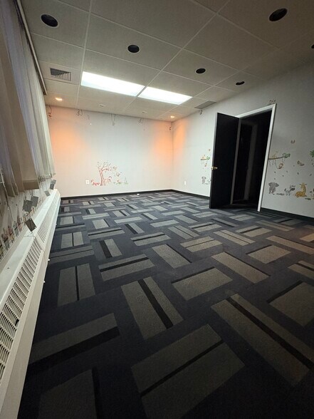 More Photos Of 141 Main St, South River Office For Sale