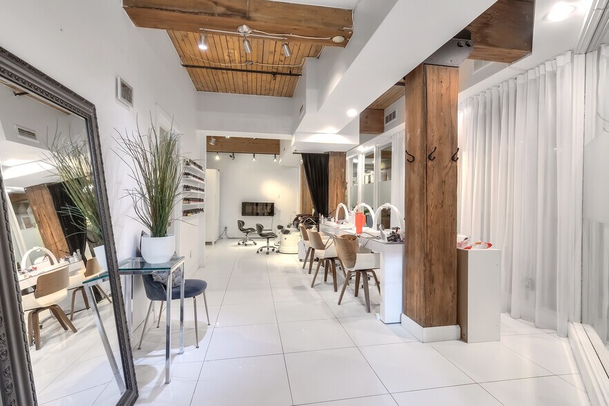 More Photos Of 387 Rue Saint-Paul O, Montréal Loft Creative Space For Sale
