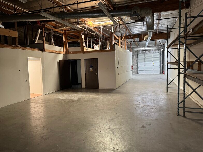 More Photos Of 12410 Foothill Blvd, Sylmar Warehouse For Lease