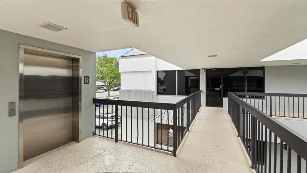 More Photos Of 10661 N Kendall Dr, Miami Office For Lease