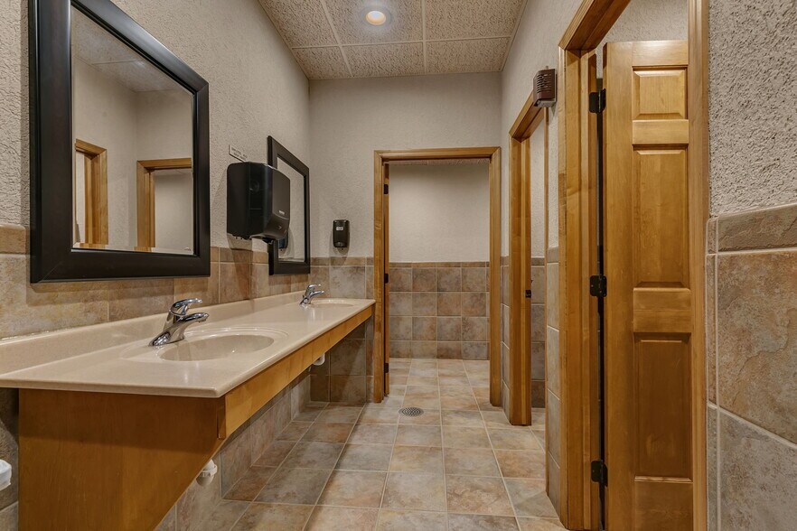 More Photos Of 14860 165th Ave, Becker Restaurant For Sale