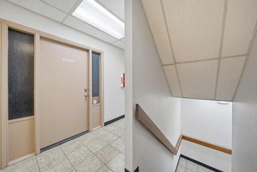 More Photos Of 104 E Fowler Ave, Tampa Office For Sale