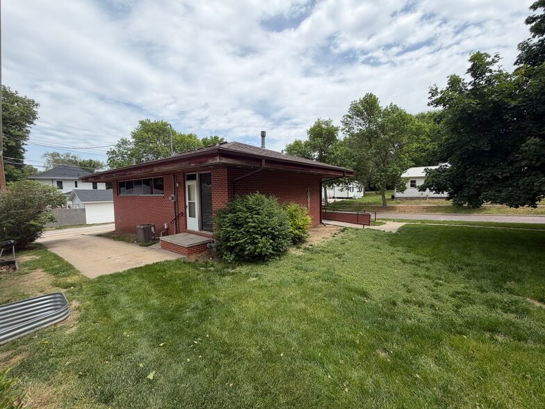 More Photos Of 205 N 13th St, Nebraska City Office For Sale