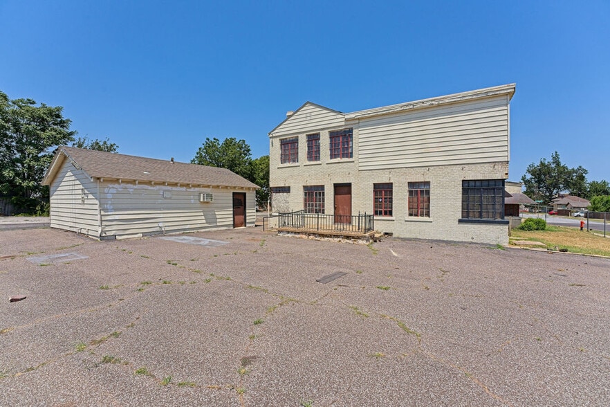 More Photos Of 400 SW 28th St, Oklahoma City Specialty For Sale
