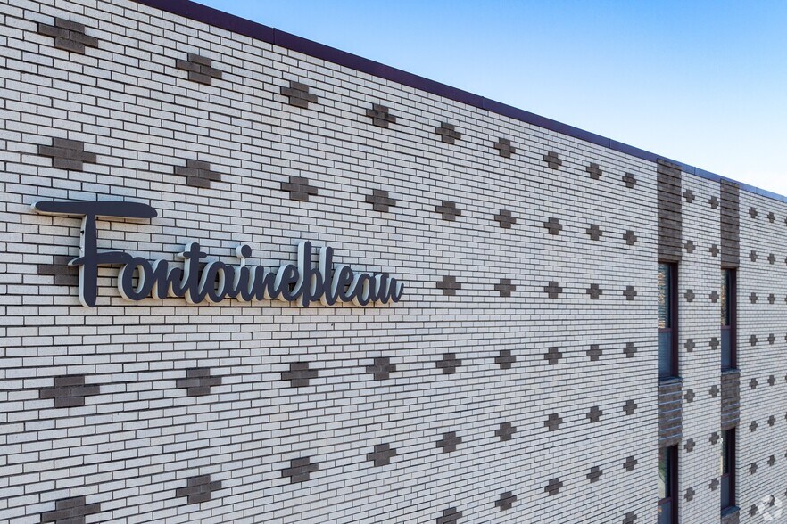 More Photos Of 1001 N McKnight Rd, Saint Louis Apartments For Sale