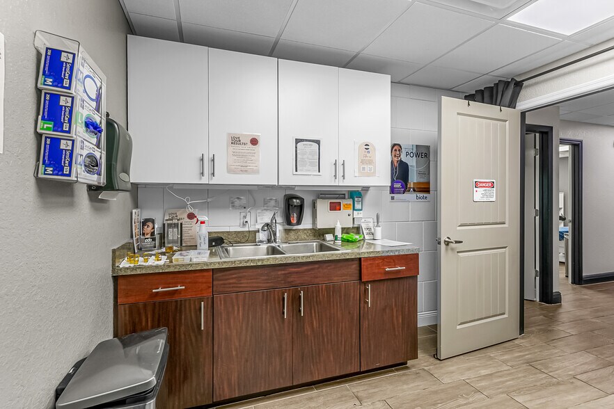 More Photos Of 2194 Highway A1A, Indian Harbour Beach Medical For Sale