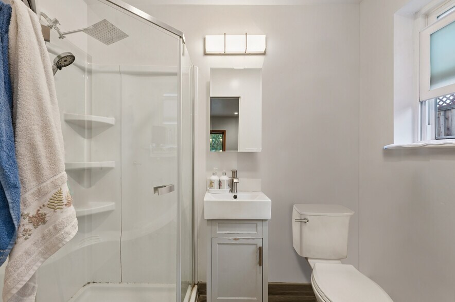 More Photos Of 1851 2nd St, San Rafael Apartments For Sale