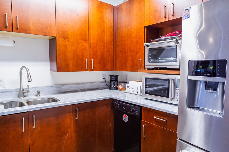 More Photos Of 319 Atlanta St, Marietta Office For Sale