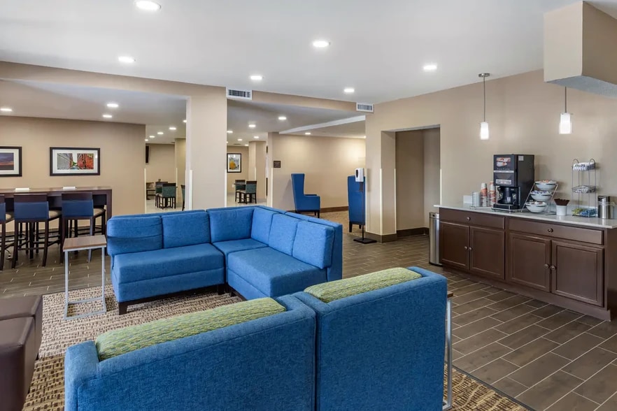 More Photos Of 115 Lake Ave, Spring Lake Hotel For Sale