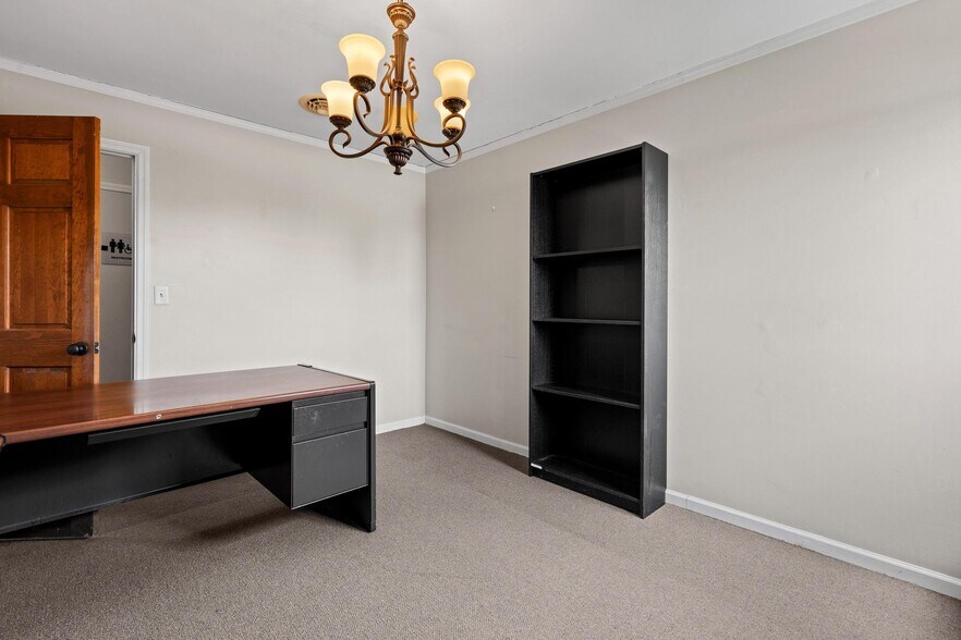 More Photos Of 2233 Miamisburg-Centerville Rd, Dayton Office For Sale