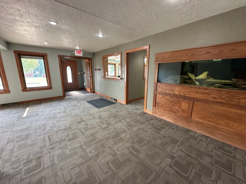 More Photos Of 820 W Summit St, Winterset Medical For Sale