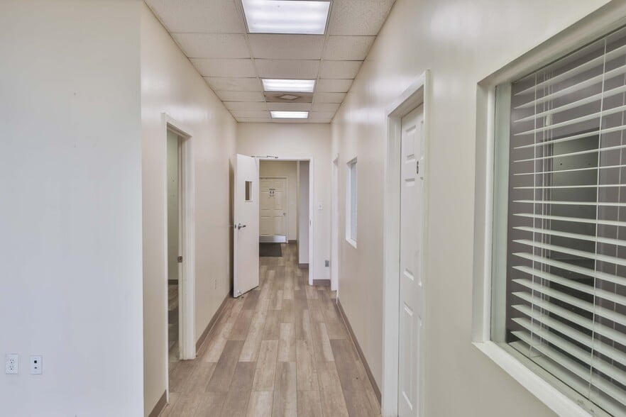 More Photos Of 12130 Highway 3, Webster Unknown For Lease