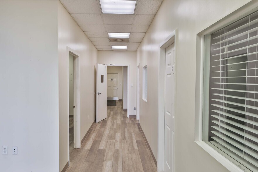 More Photos Of 12130 Highway 3, Webster Unknown For Lease