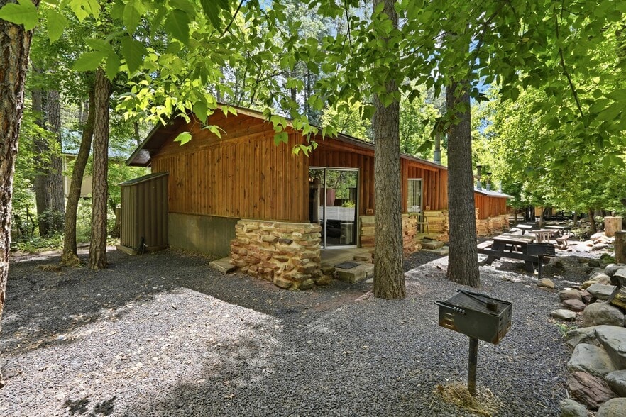 More Photos Of 1355 E Christopher Creek Loop, Payson Hotel For Sale
