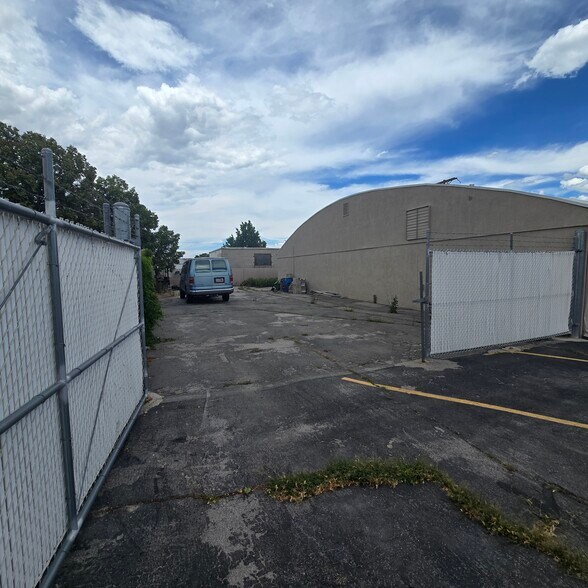 More Photos Of 3950 S Redwood Rd, Salt Lake City Freestanding For Sale