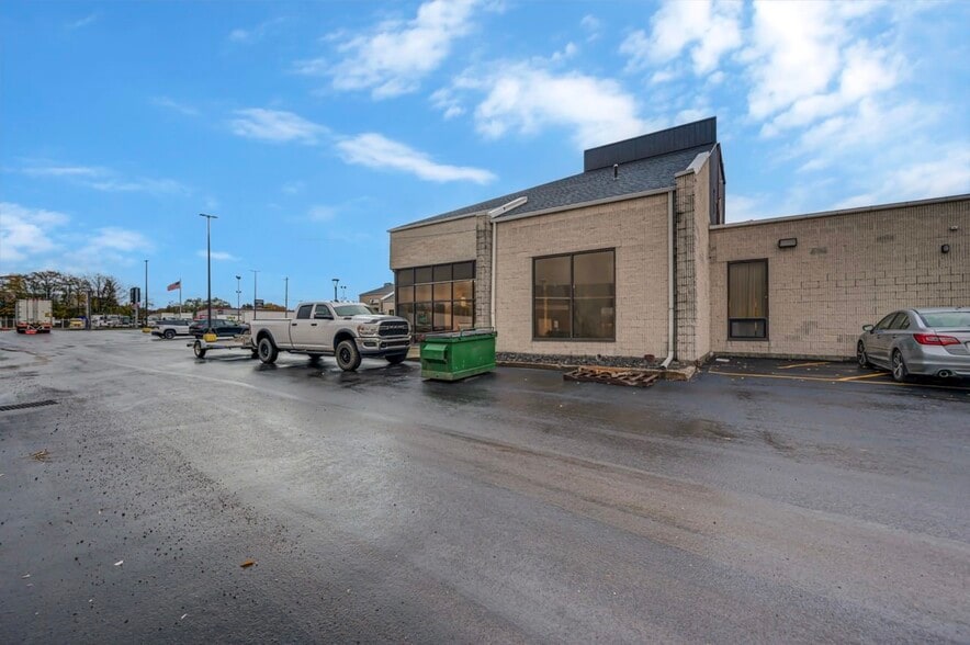 More Photos Of 116-120 Monahan Ave, Dunmore Flex For Lease