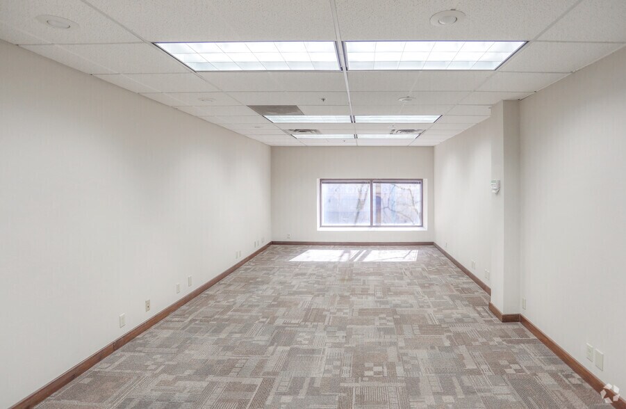 More Photos Of 50 S Meridian St, Indianapolis Office For Lease