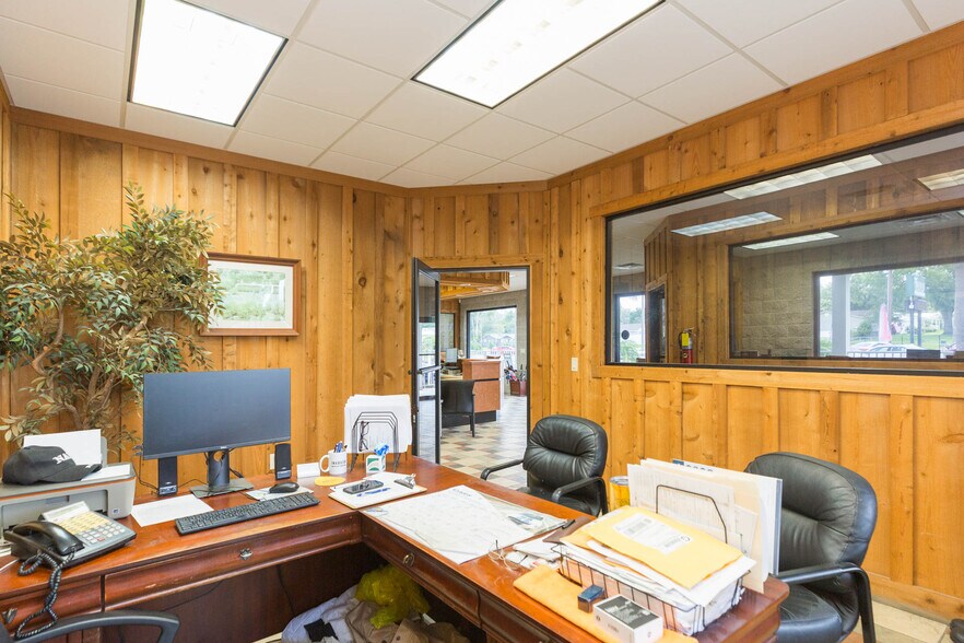 More Photos Of 13815 21st St, Dade City Auto Dealership For Sale