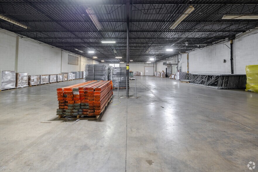 More Photos Of 1515 Ellis St, Waukesha Manufacturing For Sale