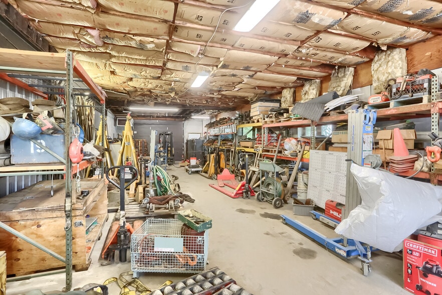 More Photos Of 740 Greensburg Rd, New Kensington Warehouse For Lease