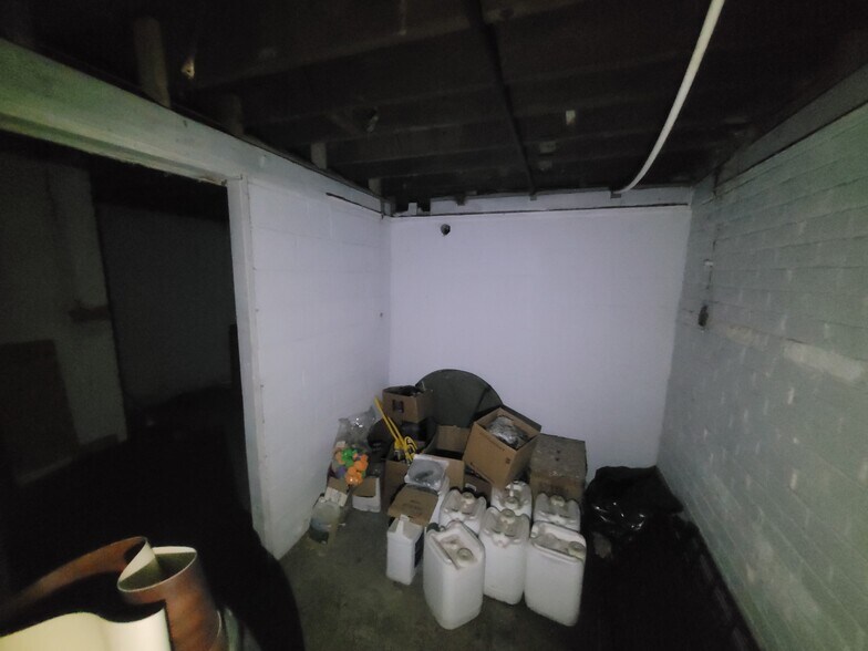 More Photos Of 14907 Livernois Ave, Detroit Flex For Sale