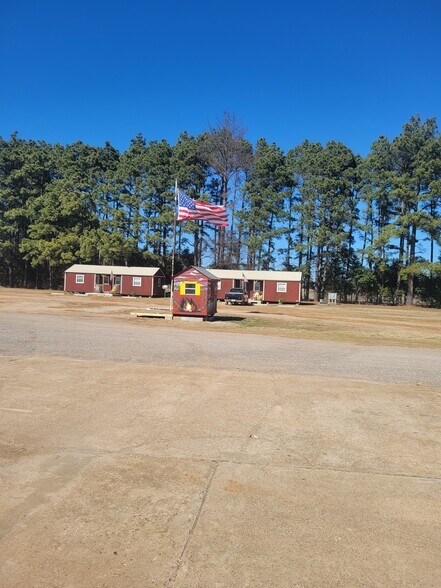 More Photos Of 12946 US Highway 287, Grapeland Trailer Camper Park For Sale