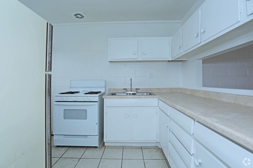 More Photos Of 5286 E Tropicana Ave, Las Vegas Apartments For Sale
