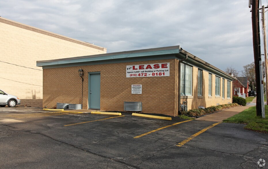 More Photos Of 101 W Kansas St, Liberty Medical For Sale